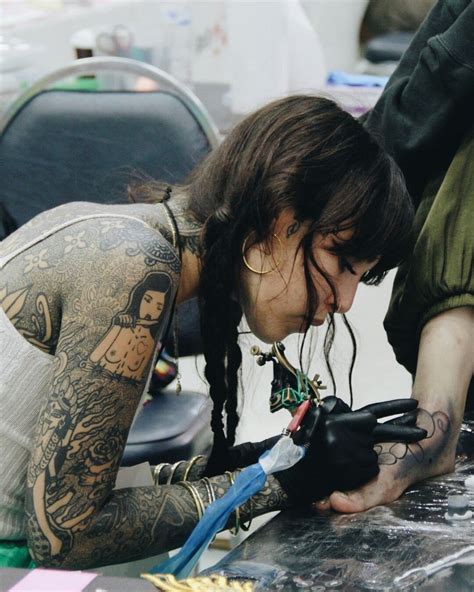 Discover Female Tattoo Artists Near You - Find the Best Local Women Tattooists for Your Ink!